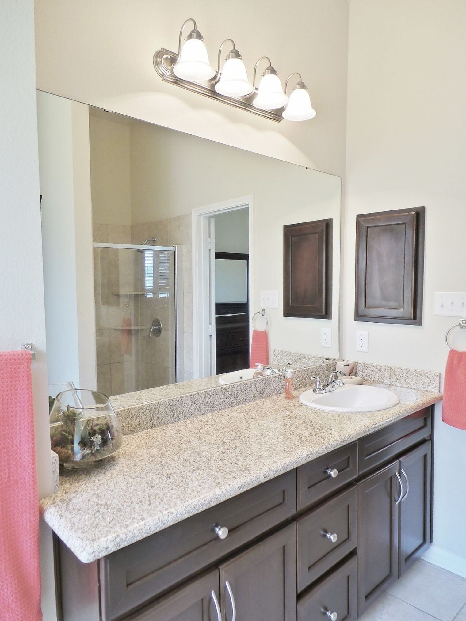 Building Photo - 1002 Venice Dr