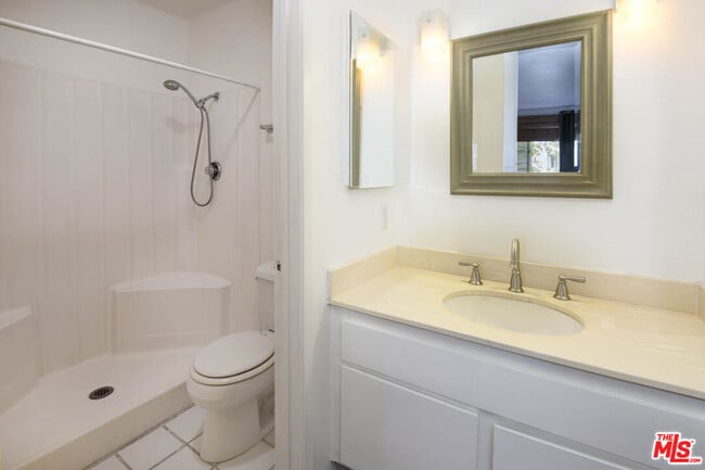 Building Photo - 11201 Summertime Ln