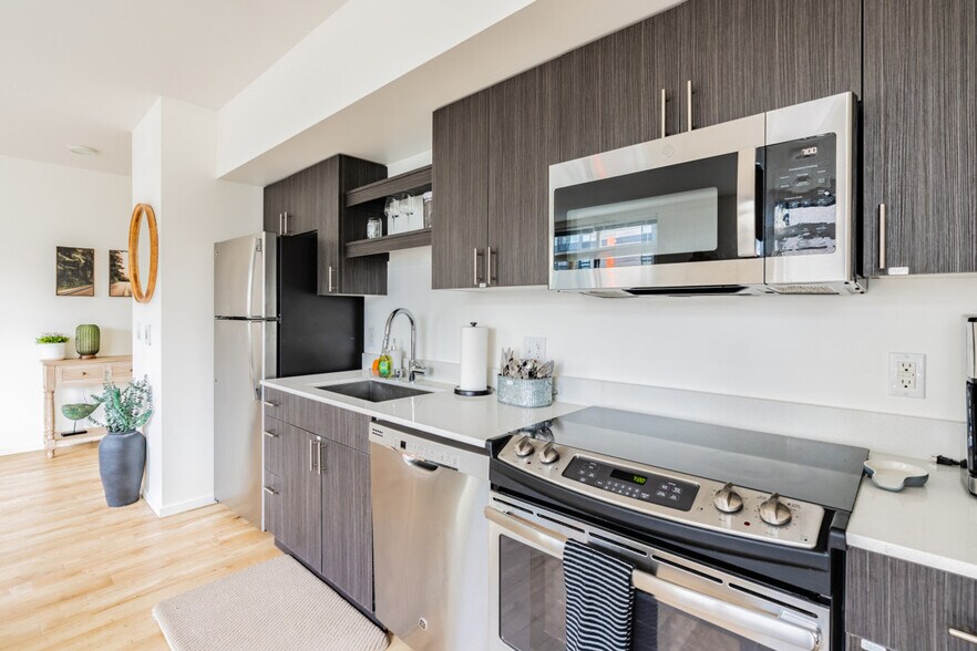 Building Photo - 2207 E Union St