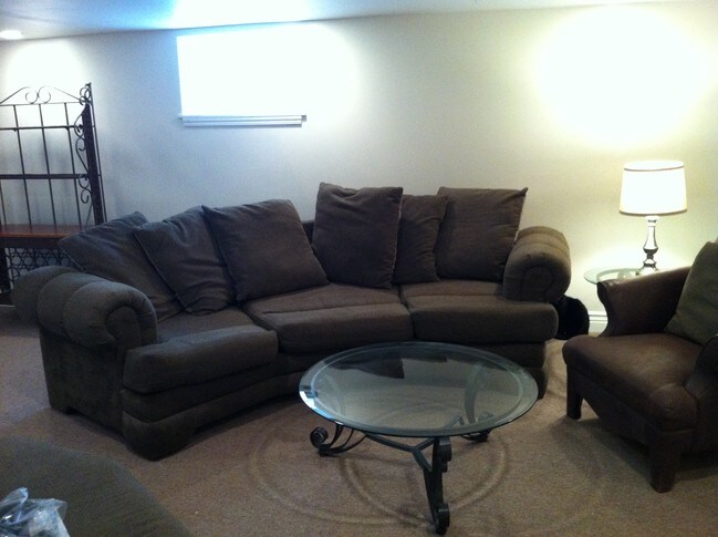 Building Photo - 7015 Sutherland Ave