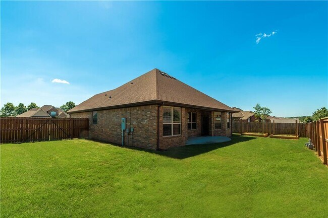 Building Photo - 5702 S 66th St