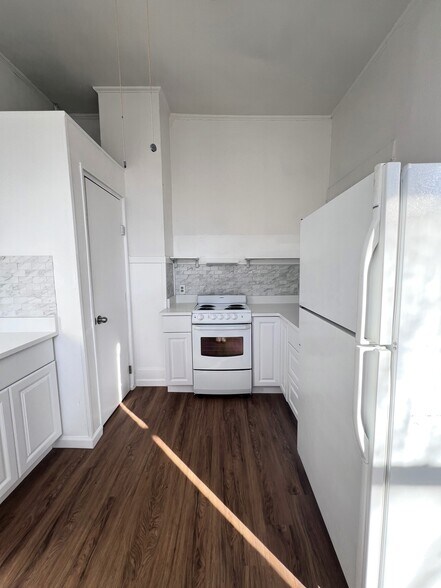 Building Photo - 420 W Magnolia Ave