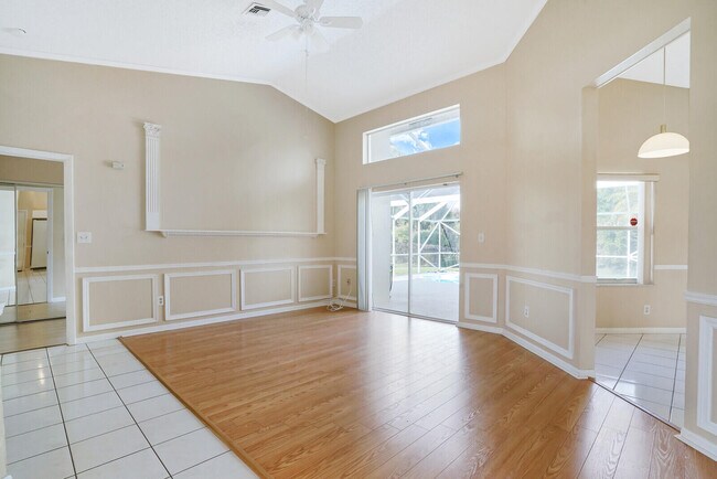 Building Photo - 10567 Paso Fino Dr