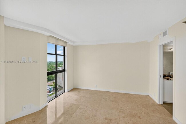 Building Photo - 2000 Towerside Terrace