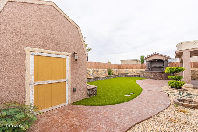 Building Photo - 3849 Tierra Campa Dr