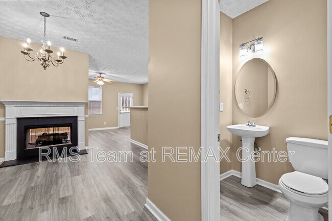 Building Photo - 4932 Vireo Dr