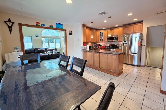 Building Photo - 110 Briarwood Ln
