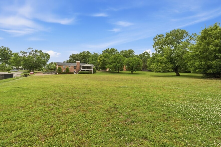 Building Photo - 213 Rising Sun Ln