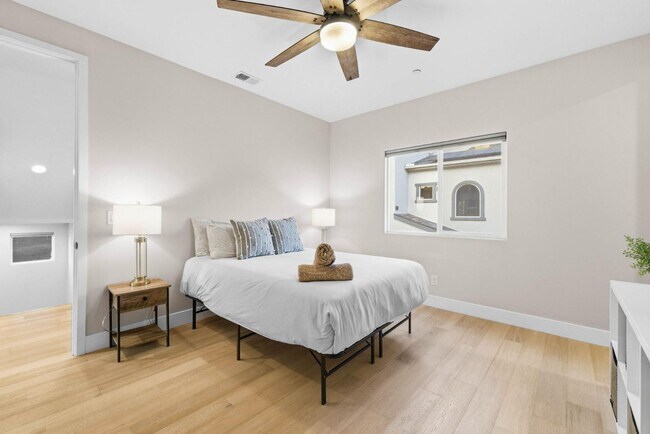 Building Photo - 5051 Savannah St