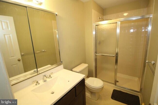 Building Photo - 681 Rose Hollow Dr