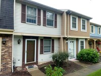 Building Photo - 2 Bed Townhouse in Baldwin/Whitehall