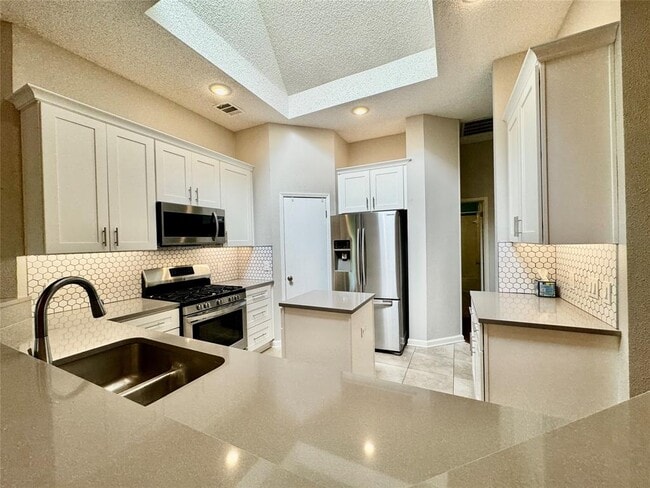 Building Photo - 8311 Edgemoor Pl