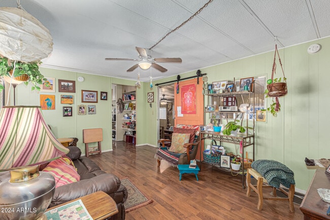 Building Photo - 2650 W Union Hills Dr