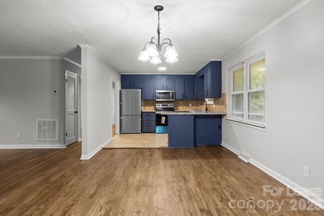 Building Photo - 5300 Hickory Ln