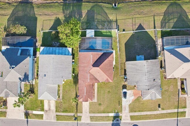 Building Photo - 118 Pinewood Cir