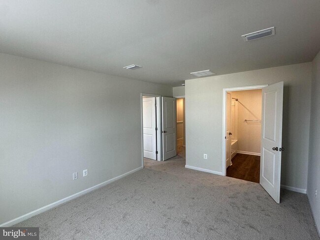 Building Photo - 2709 Apricot Dr