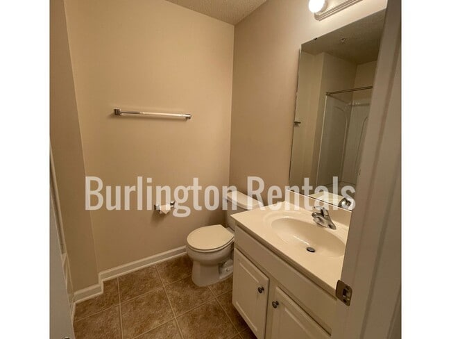 Building Photo - Condo / W. Burlington