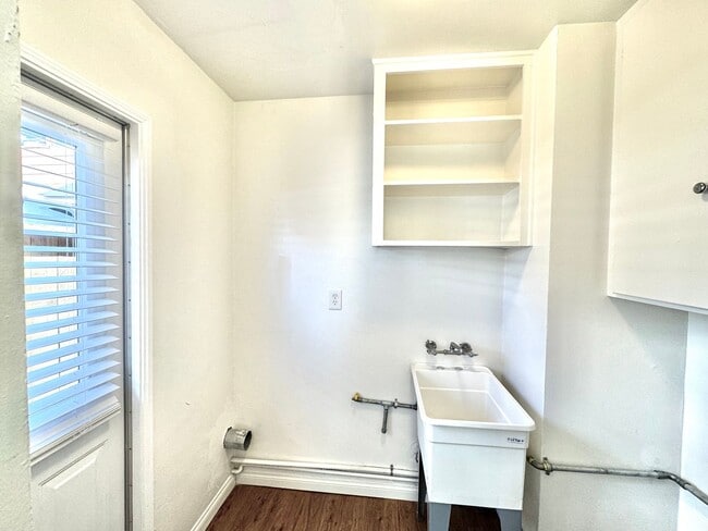 Building Photo - 4322-4324 Temecula Street