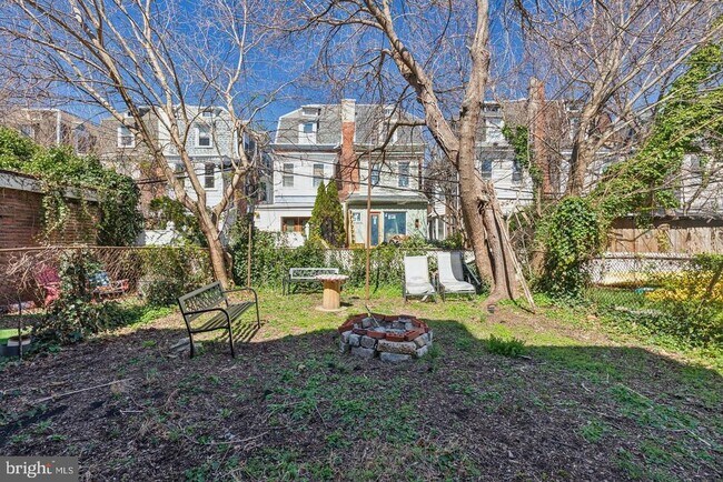 Building Photo - 4925 Cedar Ave