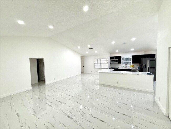 Building Photo - 7400 SW 11th Ct