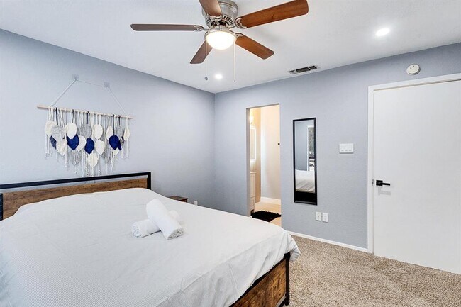 Building Photo - 2018 W Rundberg Ln