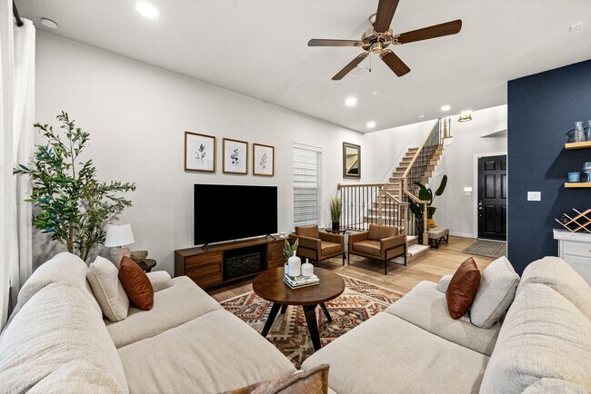 Building Photo - 8817 Hollister Pine Ct
