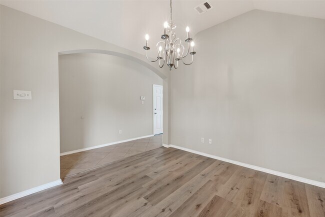 Building Photo - 2114 Thorn Berry Creek Ln