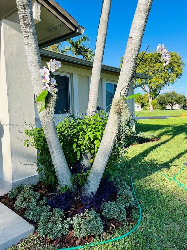 Building Photo - 10909 SW 117th Pl