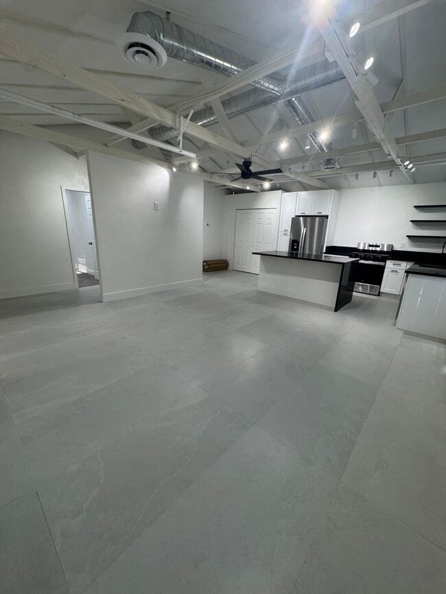 Building Photo - 800 Canosa Ave