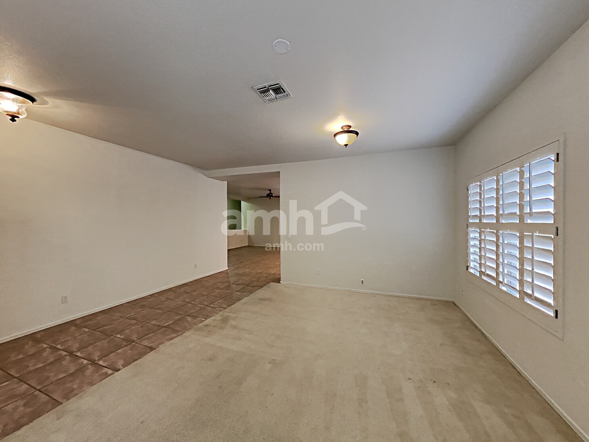 Building Photo - 1210 E Beth Dr