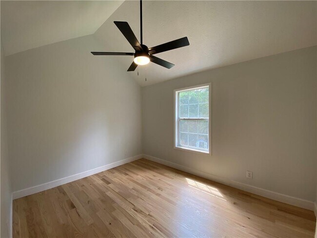 Building Photo - 1855 Big Haynes Ct SW