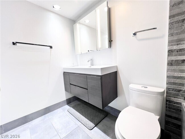 Building Photo - 6955 N Durango Dr