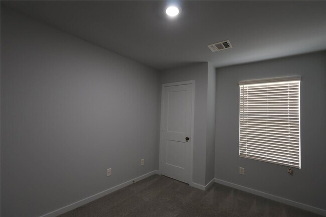 Building Photo - 7807 Alset Dr