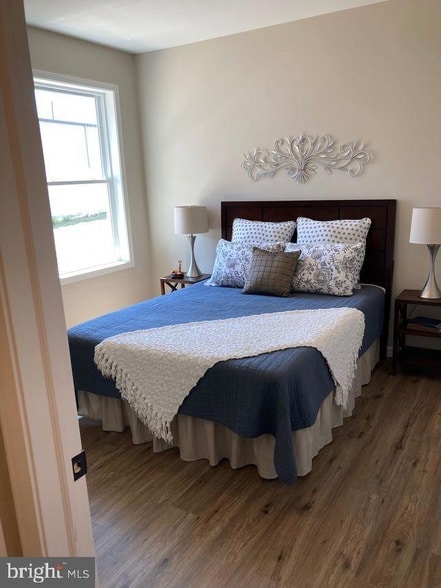 Building Photo - 376 E Main St