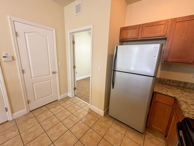 Building Photo - Chase Hollow #83 - Pet Friendly!