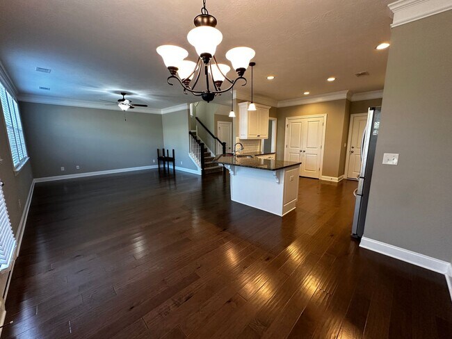 Building Photo - 977 Glenhaven Dr