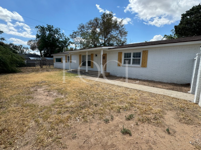 Building Photo - 3 BED 3 BATH NEAR TTU