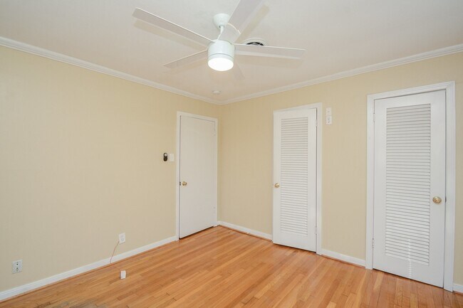 Building Photo - 3018 Conway St
