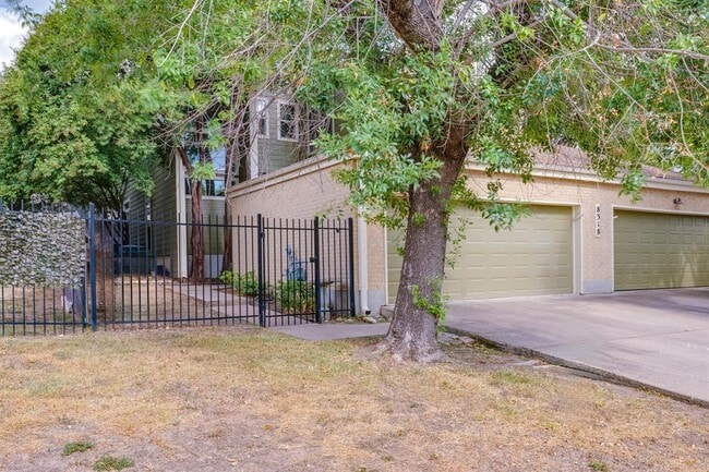 Building Photo - 8318 Greenslope Dr