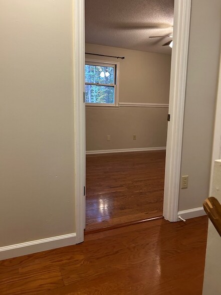 Building Photo - 225 Huckleberry Rd