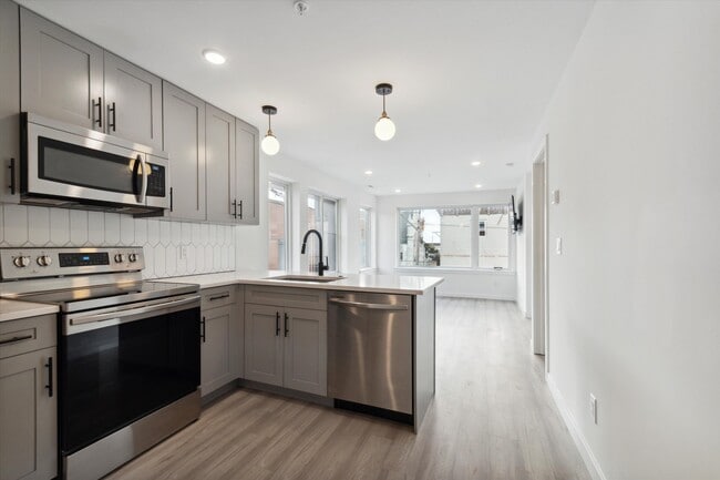 Building Photo - 1338 N 15th St