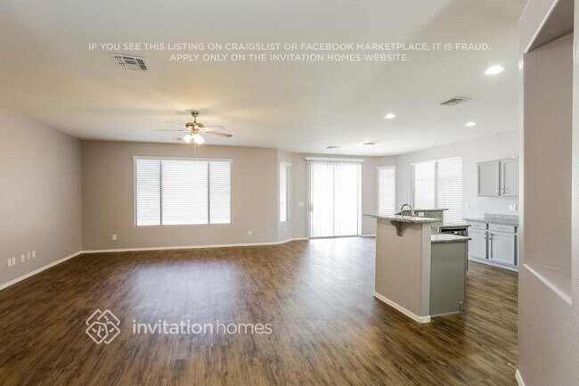 Building Photo - 7120 S 24th Ln