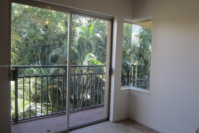 Building Photo - 4850 SW 63rd Terrace