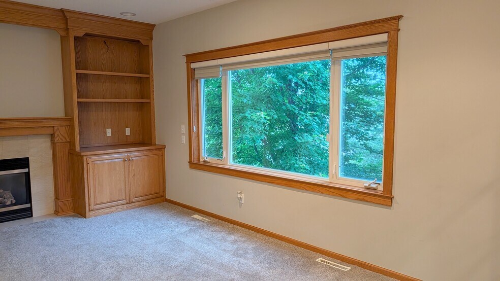 Living room - 2669 Kathleen Ln NE