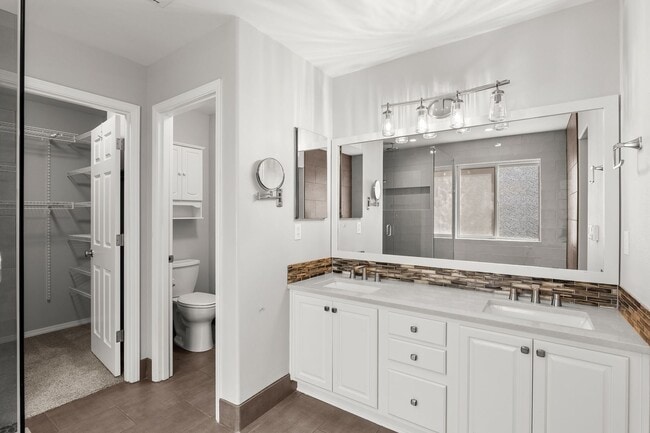 Building Photo - Elegant, Well-Loved, 5 bedroom, 3 bathroom...