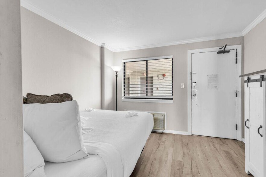 Building Photo - 2001 S Ocean Blvd