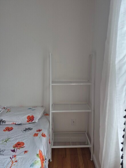 Building Photo - 49 Nelson Ave