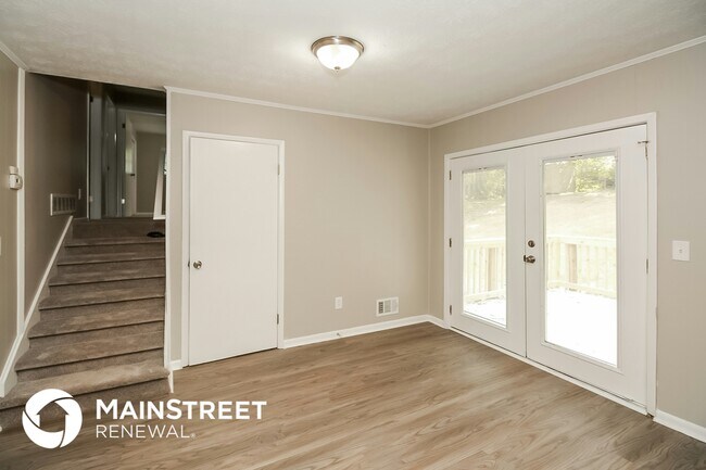 Building Photo - 218 Lucan Way