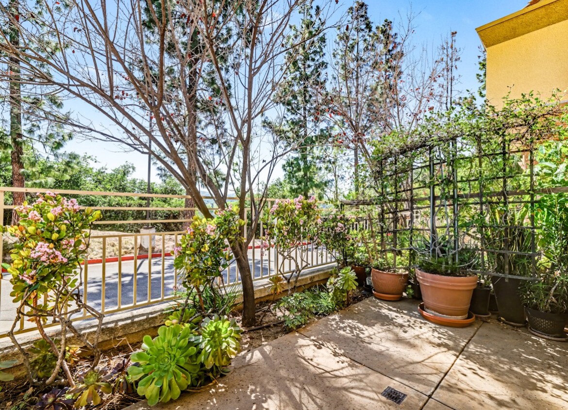 Building Photo - 5200 Premiere Hills Cir