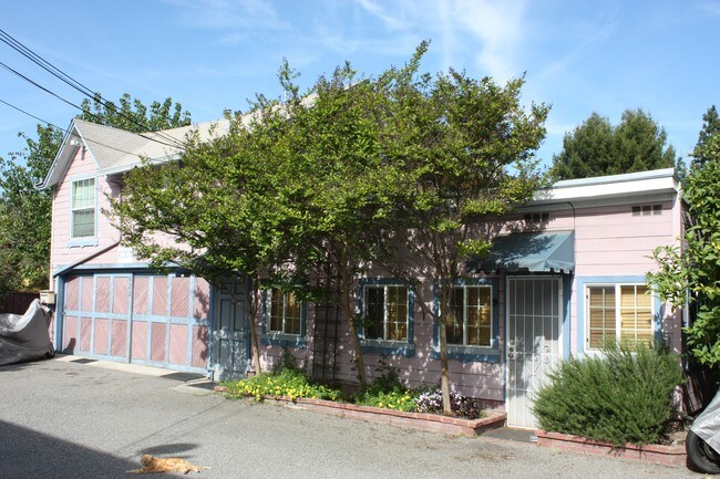 Building Photo - 620 S 3rd St
